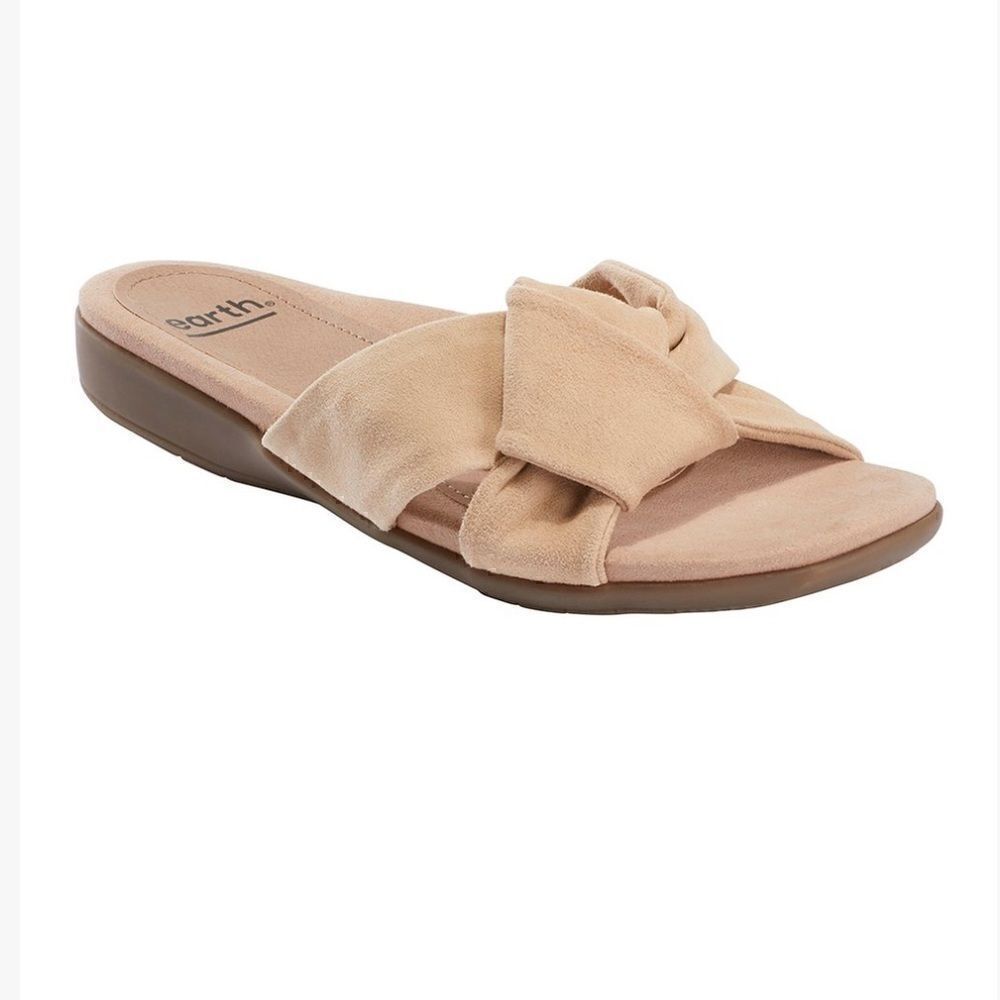 Earth Slip on Ecru Aida Suede Slide waccent😱😭😭
